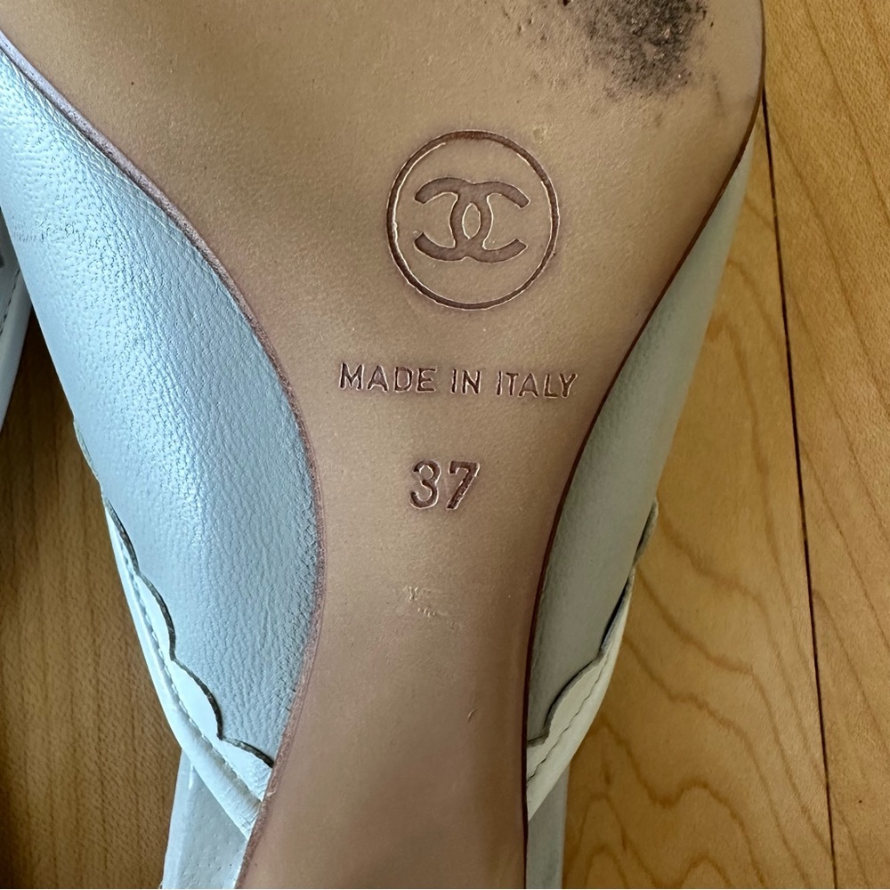 CHANEL Women's Cream and Gray Mules - Picture 8 of 16